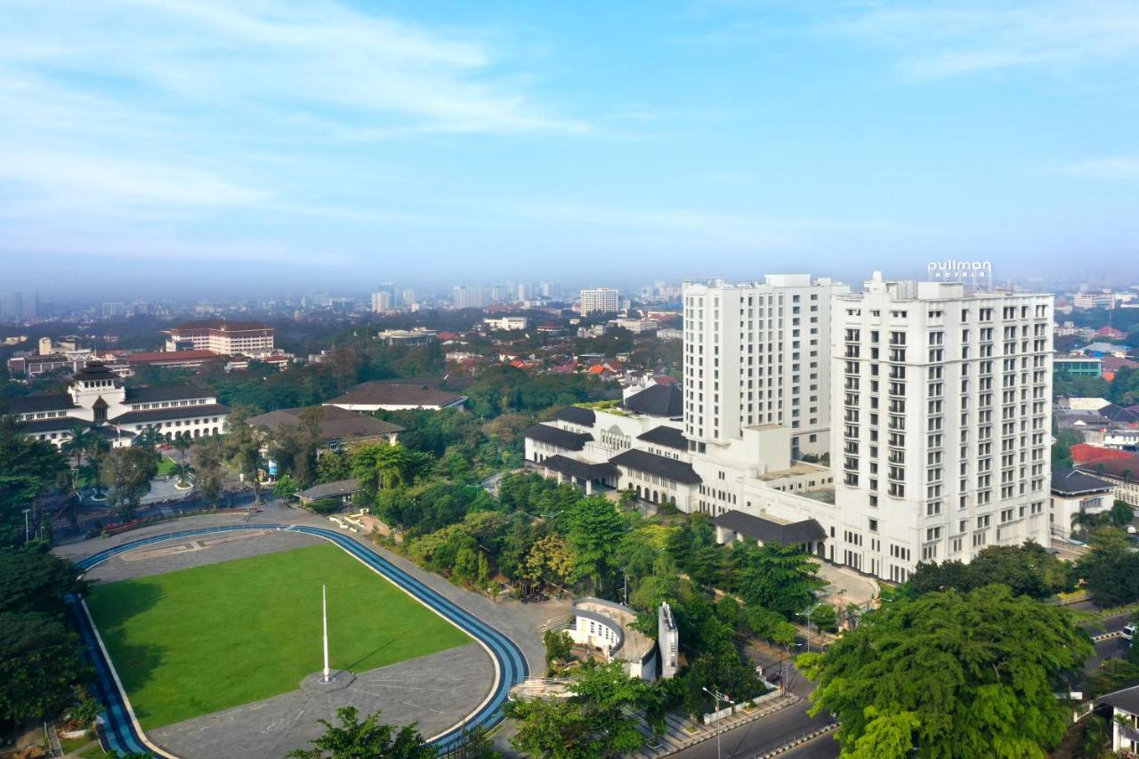 Pullman Bandung Grand Central Zewnętrze zdjęcie