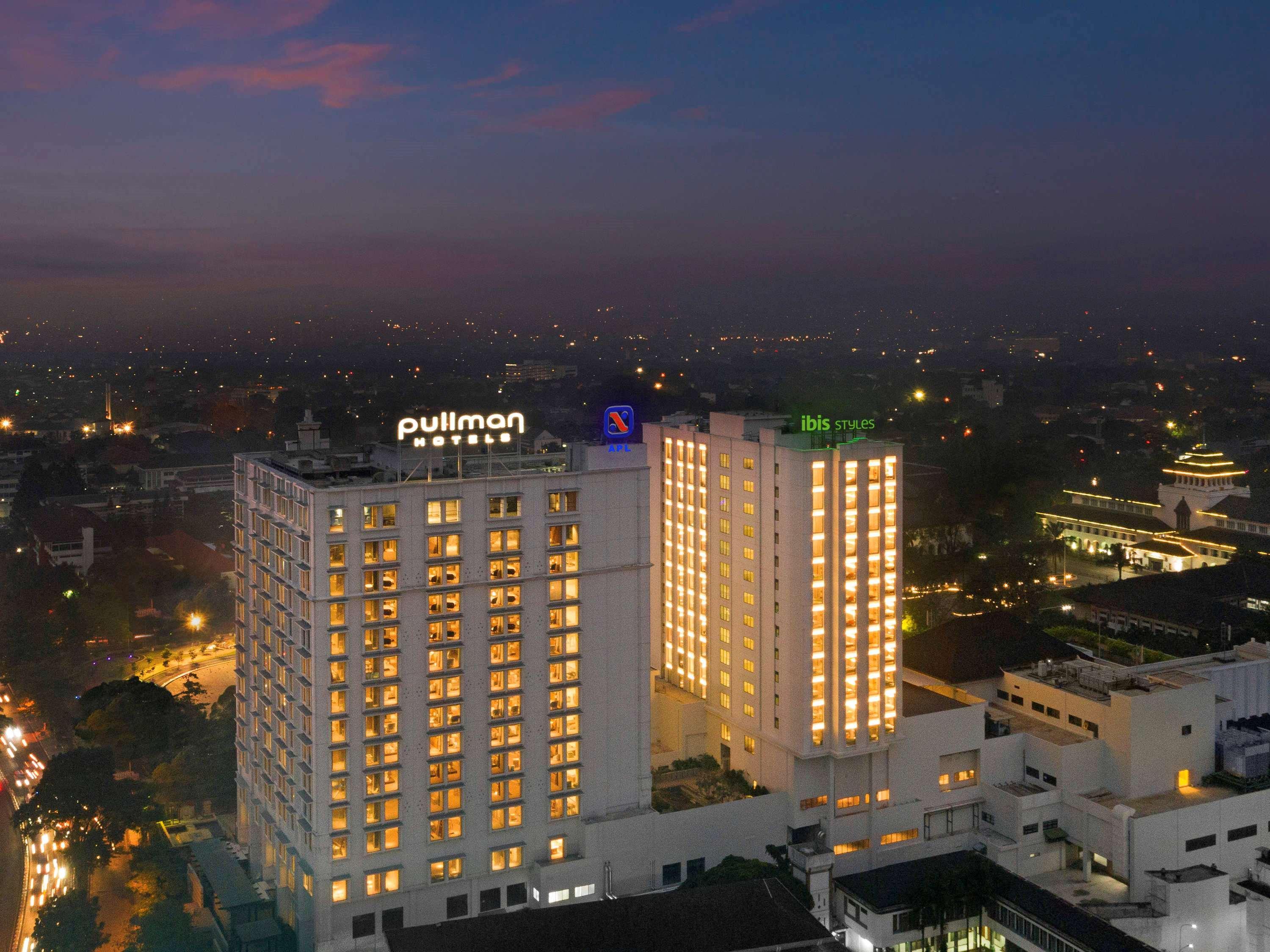 Pullman Bandung Grand Central Zewnętrze zdjęcie