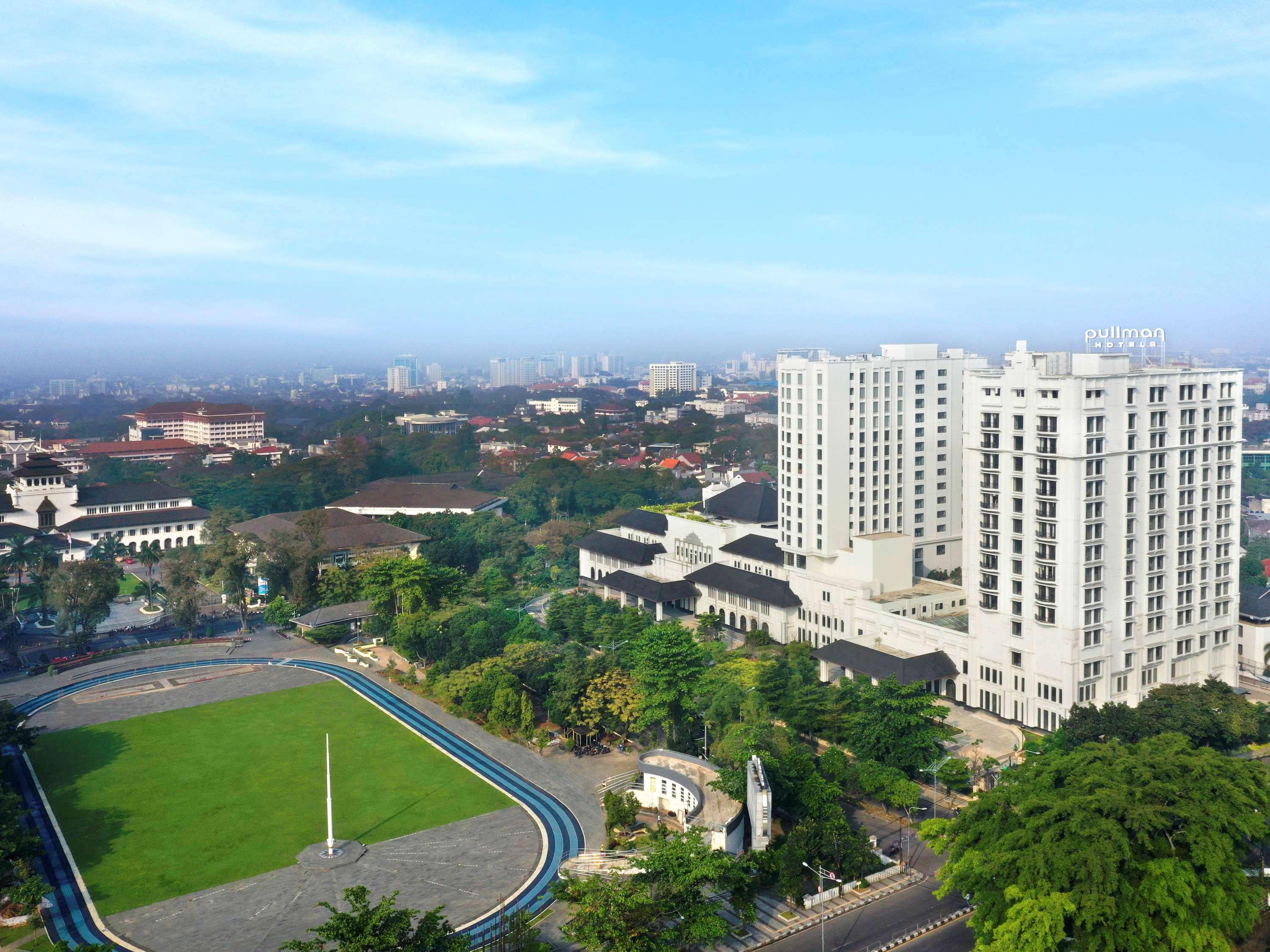 Pullman Bandung Grand Central Zewnętrze zdjęcie