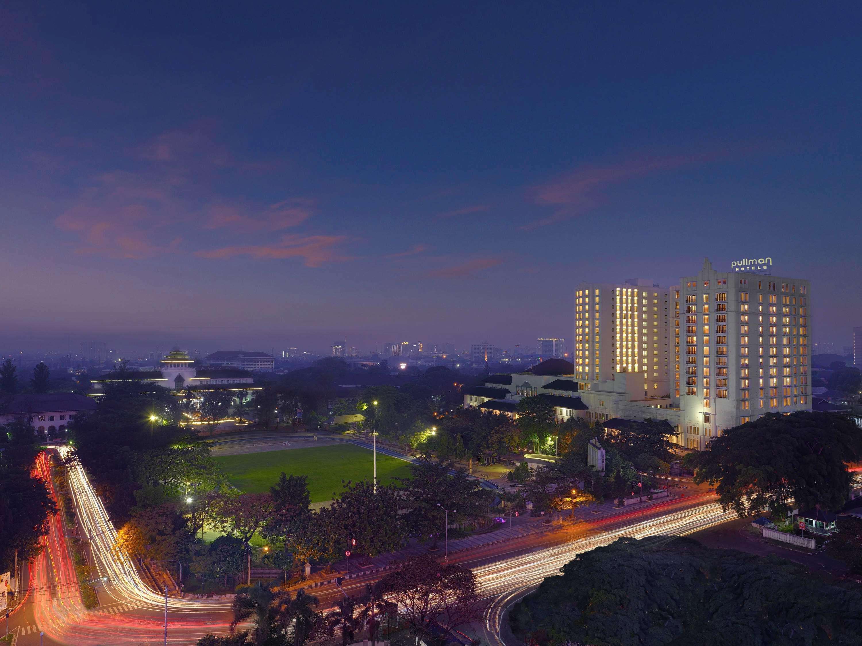 Pullman Bandung Grand Central Zewnętrze zdjęcie