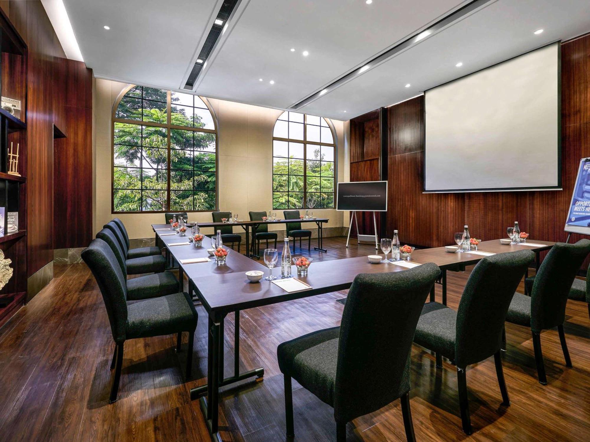 Pullman Bandung Grand Central Zewnętrze zdjęcie